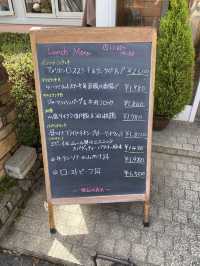 兵庫観光はここへ！ペンギンがいる！ボリューム満点カフェ！！