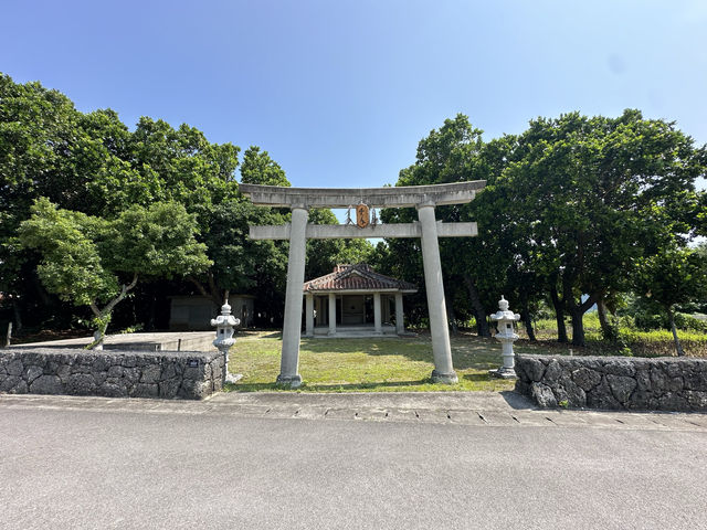 沖縄・石垣島。白保公民館指定文化財『真謝御嶽(マーザーオン)』