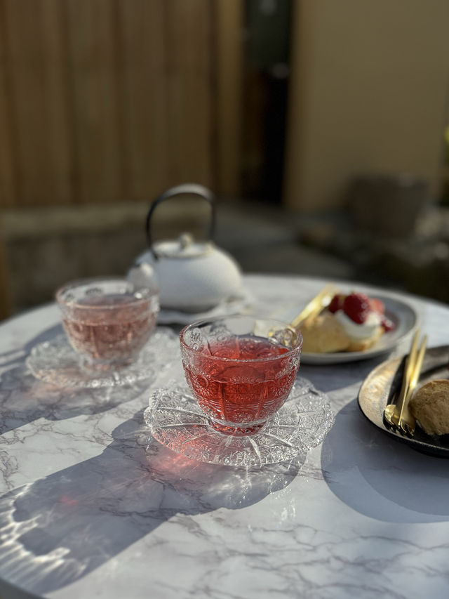 【大阪カフェ】蔵をリノベーション✨花に囲まれたフォトスタジオカフェ🌸
