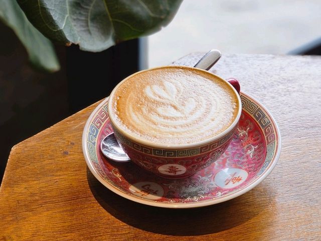 คาเฟ่ฮ่องกงที่เรารัก Halfway Coffee (Hoi On Cafe)