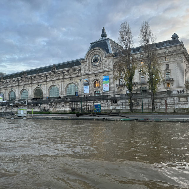 Seine River Cruise: A Must-Do Parisian Experience