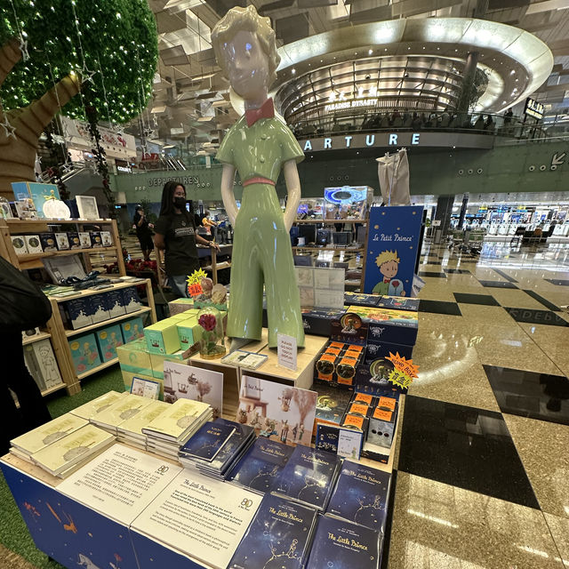 Enchanting escape: The Little Prince pop-up @ Changi Terminal 3 🇸🇬