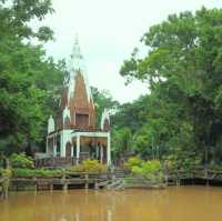 วัดถ้ำเขาวง จ.อุทัยธานี