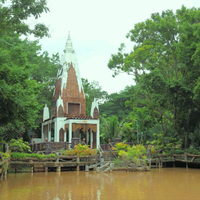 วัดถ้ำเขาวง จ.อุทัยธานี