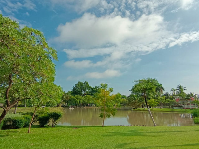 乍都節公園：湖景小橋，適合購物和休閒