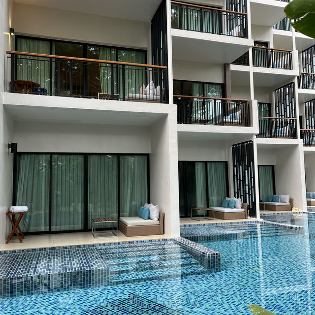 Le Meridien Phuket Mai Khao Beach Resort