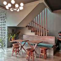 ORING COFFE | Colonial-themed coffee shop