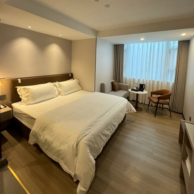 環逸酒店：恬逸大床房300元，地鐵站和景點都近