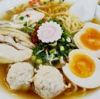 泰國曼谷 不經意的美味船麵 Zaew Noodle แซว ก๋วยเตี๋ยวลูกชิ้นปลา