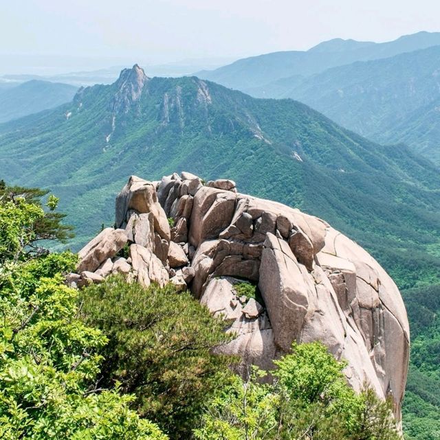Seoraksan National Park: Nature's Marvel 🇰🇷🌄