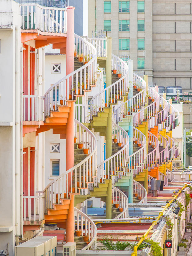 Spiral Staircase มุมถ่ายรูปสุดคิ้วท์ย่าน Bugis 🇸🇬