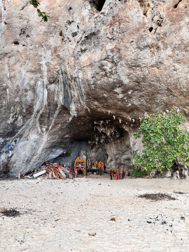 หาดไร่เลย์ สวรรค์ของนักปีนผา