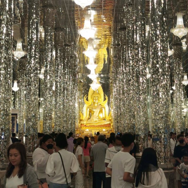 สักการะวัดชื่อดังจังหวัดอุทัยธานี