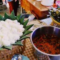 ข้าวซอยไก่ น้ำเงี้ยว ป้าศรีไว
