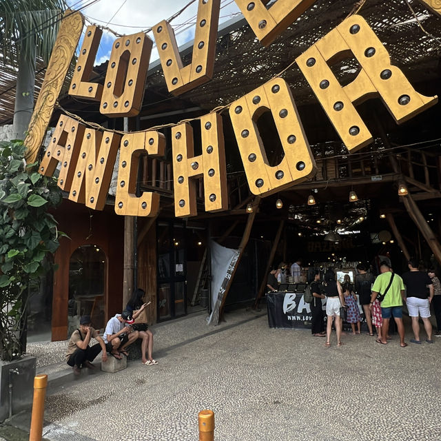 Lost in the vibrant colours and endless treasures at Love Anchor Bali Market 🌺✨