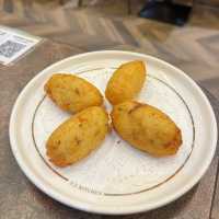AI kitchen澳門入門級葡國菜