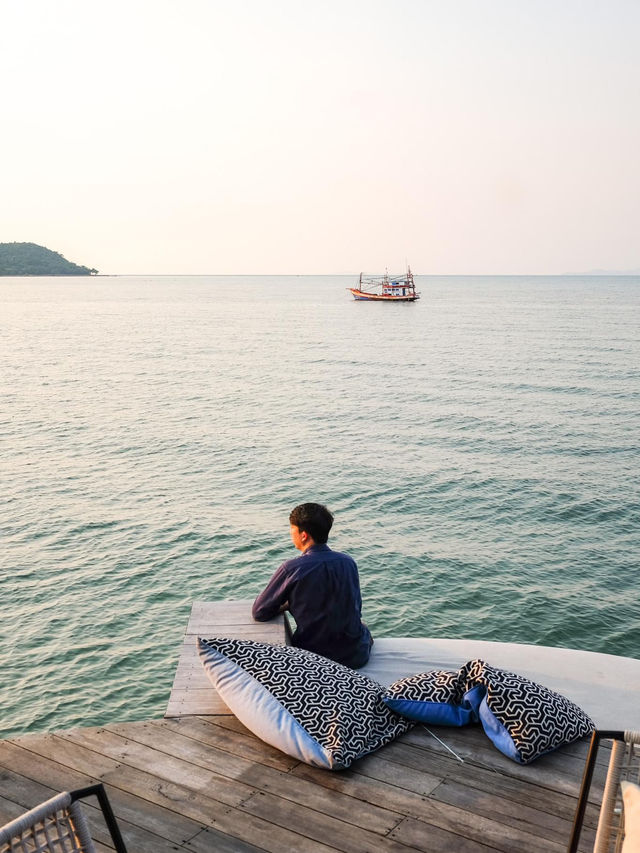 จิบค็อกเทลชม Sunset สุดโรแมนติกที่ Kept Pier Cafe