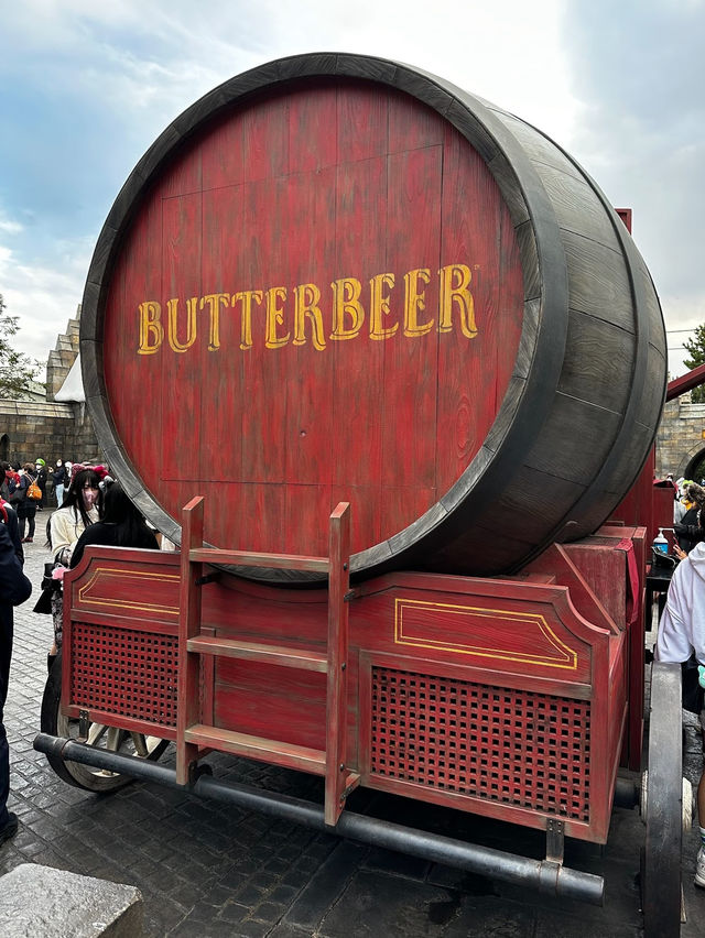 Butterbeer เครื่องดื่มยอดฮิตโซนแฮร์รี่ พอตเตอร์