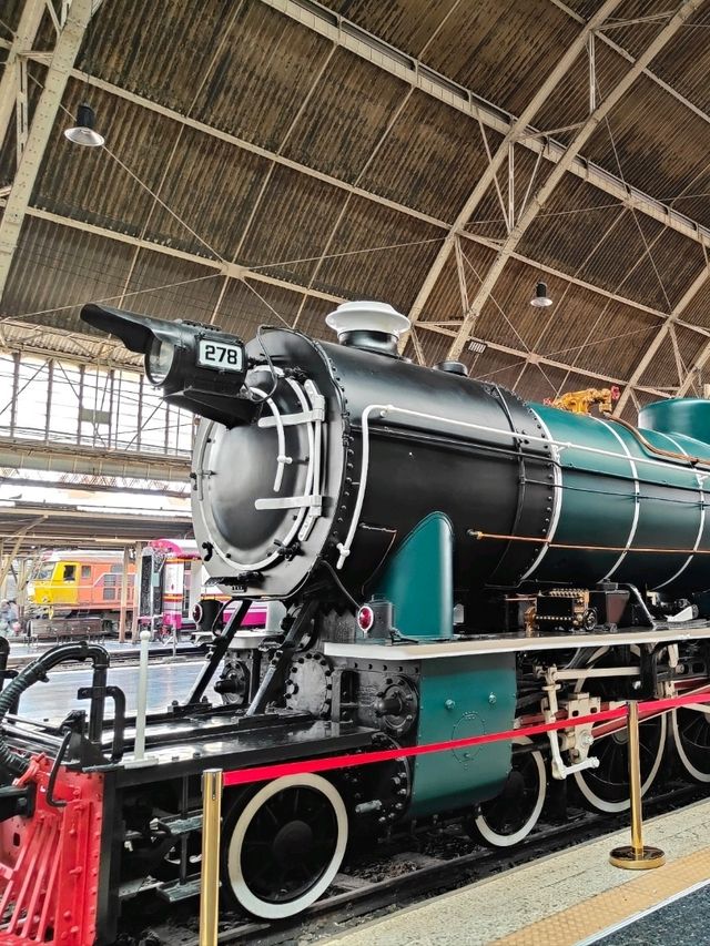 เดินทางแบบคลาสสิคไปกับสถานีรถไฟหัวลำโพง