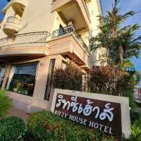 ริทชี่เฮ้าส์ Ritzy House Hote