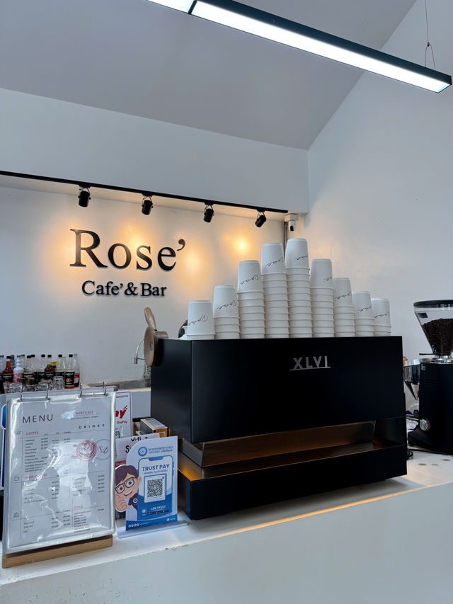 Rose’ Cafe คาเฟ่มินิมอลในปากเซ ลาวใต้