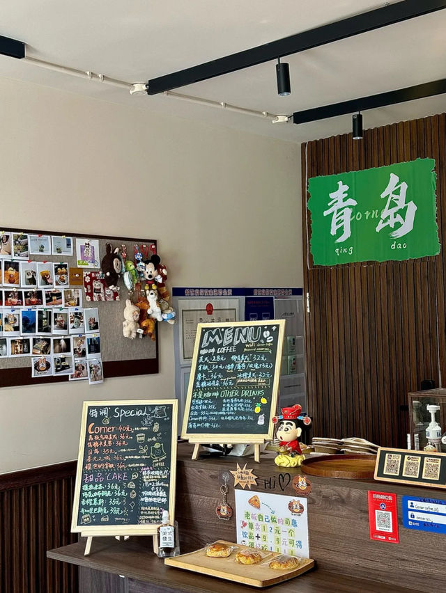 隱藏喺彩虹樓梯嘅咖啡店