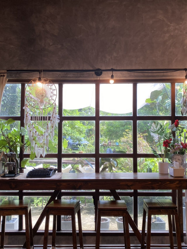 คาเฟ่บรรยากาศดีนครนายก The Tropical Eco-cafe