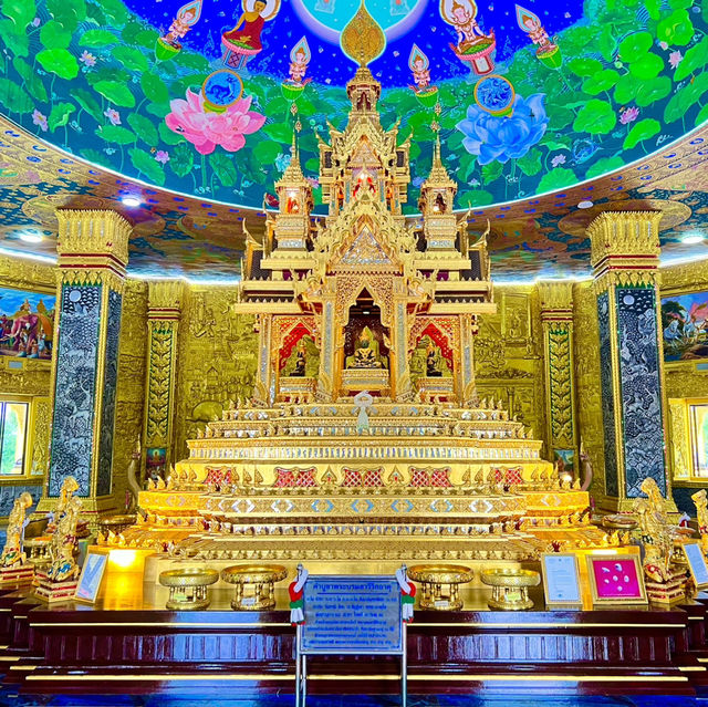 สักการะพระบรมสารีริกธาตุ วัดนามะตูม