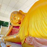 พระนอนองค์ใหญ่ วัดกู้
