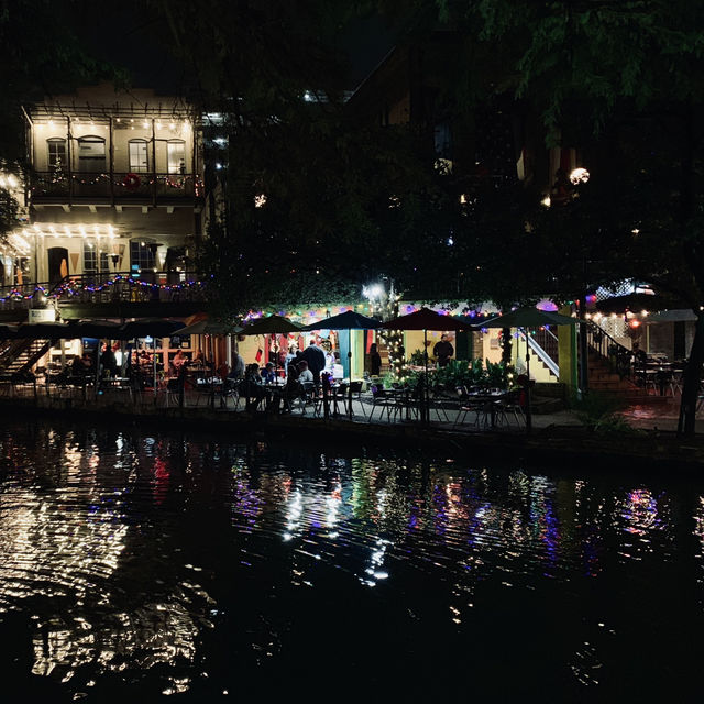 San Antonio River Walk A Sparkling Christmas