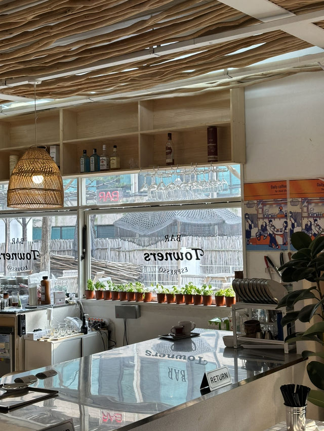 도심 속에서 즐기는 🏙️ 휴양지 감성카페에서 에스프레소 한잔☕️