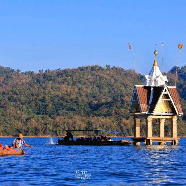 ล่องเรือชมวัดใต้บาดาล สังขละบุรี