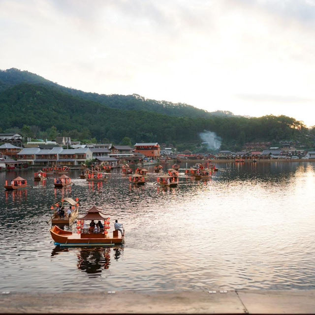 กินติ่มชา จิบชา ล่องเรือบ้านรักไทย
