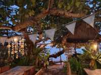 Apache Pier Restaurant อ่าวลุงดำ เกาะเสม็ด