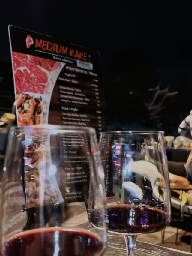 Medium Rare ท่าเตียน🥩