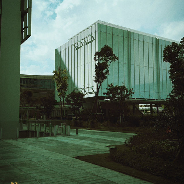 信義區唯一美術館 富邦美術館；感受「尋光之路-梵谷」