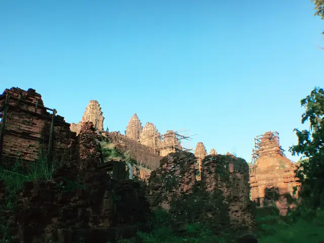 Phnom Bakheng: A Sunset Above Angkor