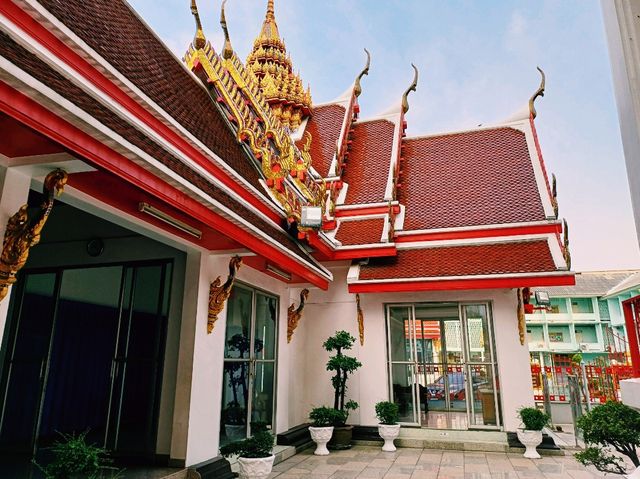 泰國曼谷市中心湄南河畔著名皇家寺廟景點：Wat Phlapphla Chai，適合打卡拍照📸冥想