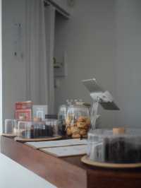 ASCII Coffee : คาเฟ่มินิมอลสีขาวดำ จันทบุรี