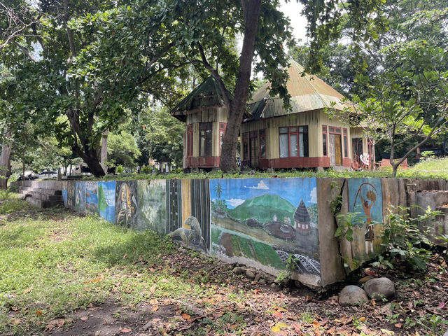 Flores Island Wall Art: A Colorful Tribute to Local Culture 🎨🐉🌱 