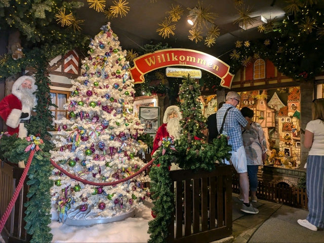 ローテンブルクのクリスマスショップ　Käthe Wohlfahrt 