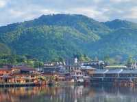 “บ้านรักไทย” ล่องเรือจิบชาเคล้าหมอกยามเช้า
