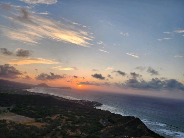 [🇺🇸ハワイ]オアフ島の象徴！ダイヤモンドヘッドで日の出を楽しむための完全ガイド