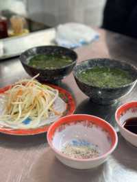 會安Cơm Gà Bà Buội是古城裡的黃金雞飯傳奇