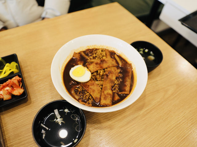   富平區超便利自助餐廳！Ssada Gimbab豬排飯和麵類美味又實惠，完美早餐選擇！