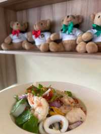 คาเฟ่ของหวาน จัดเต็มที่เมืองอ่างทอง 