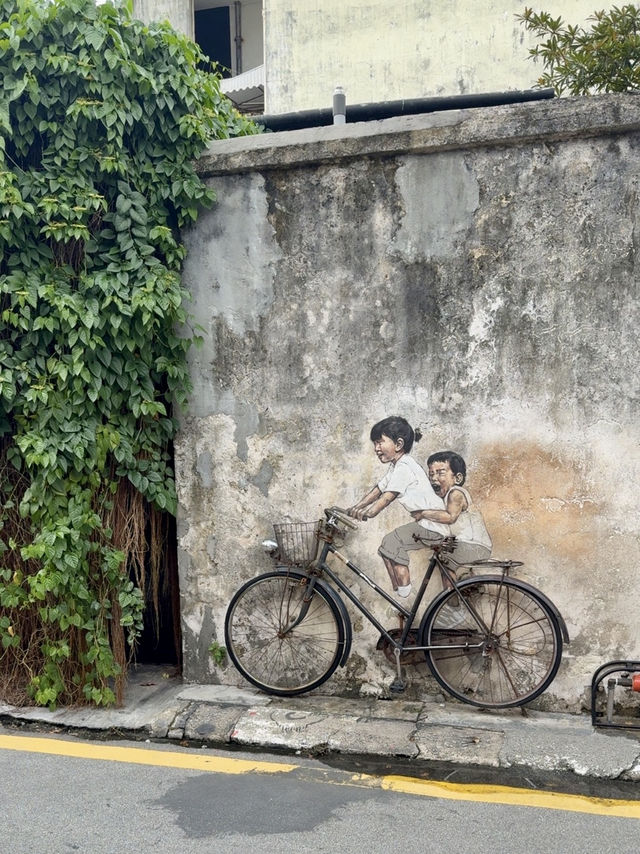Exploring the great murals of Georgetown! 
