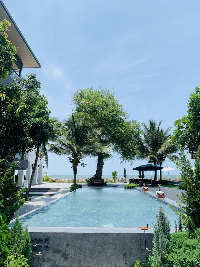 Little Sea Huahin คาเฟ่สุดมินิมอล ริมทะเลหัวหิน