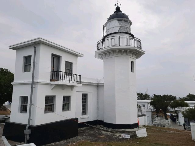 走上高雄燈塔，看見城市與海的交界線