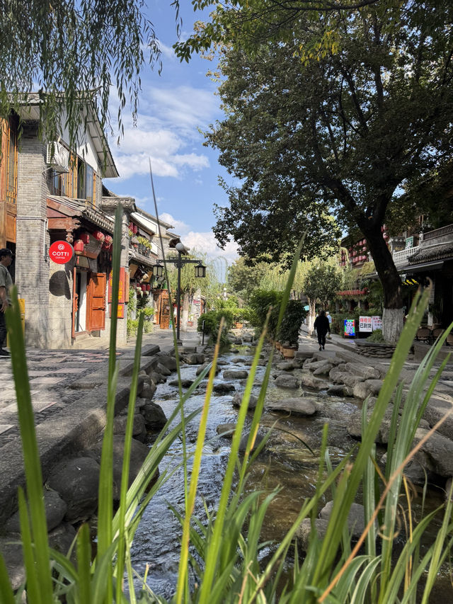 Sites and sights of Dali old town. 
